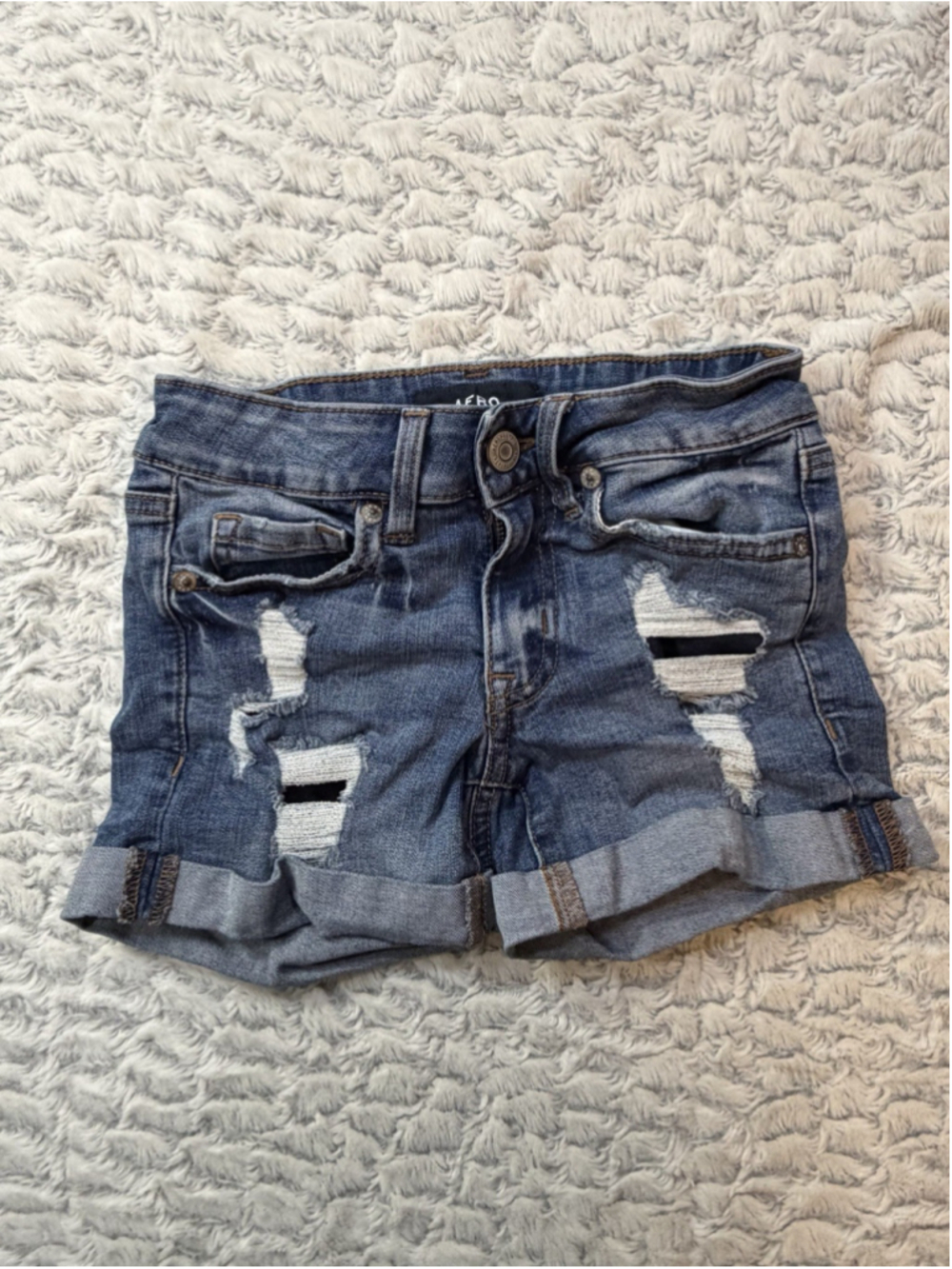 AERO Women’s Low Rise Midi Blue Denim Cut-Off Cuffed Shorts Size 000 5-Pocket